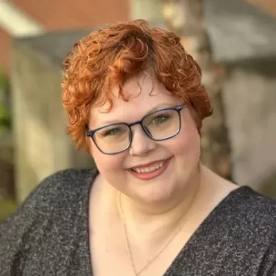 Nikki Hyett-Schnell Life Insurance Agent Lake Oswego, OR 97035